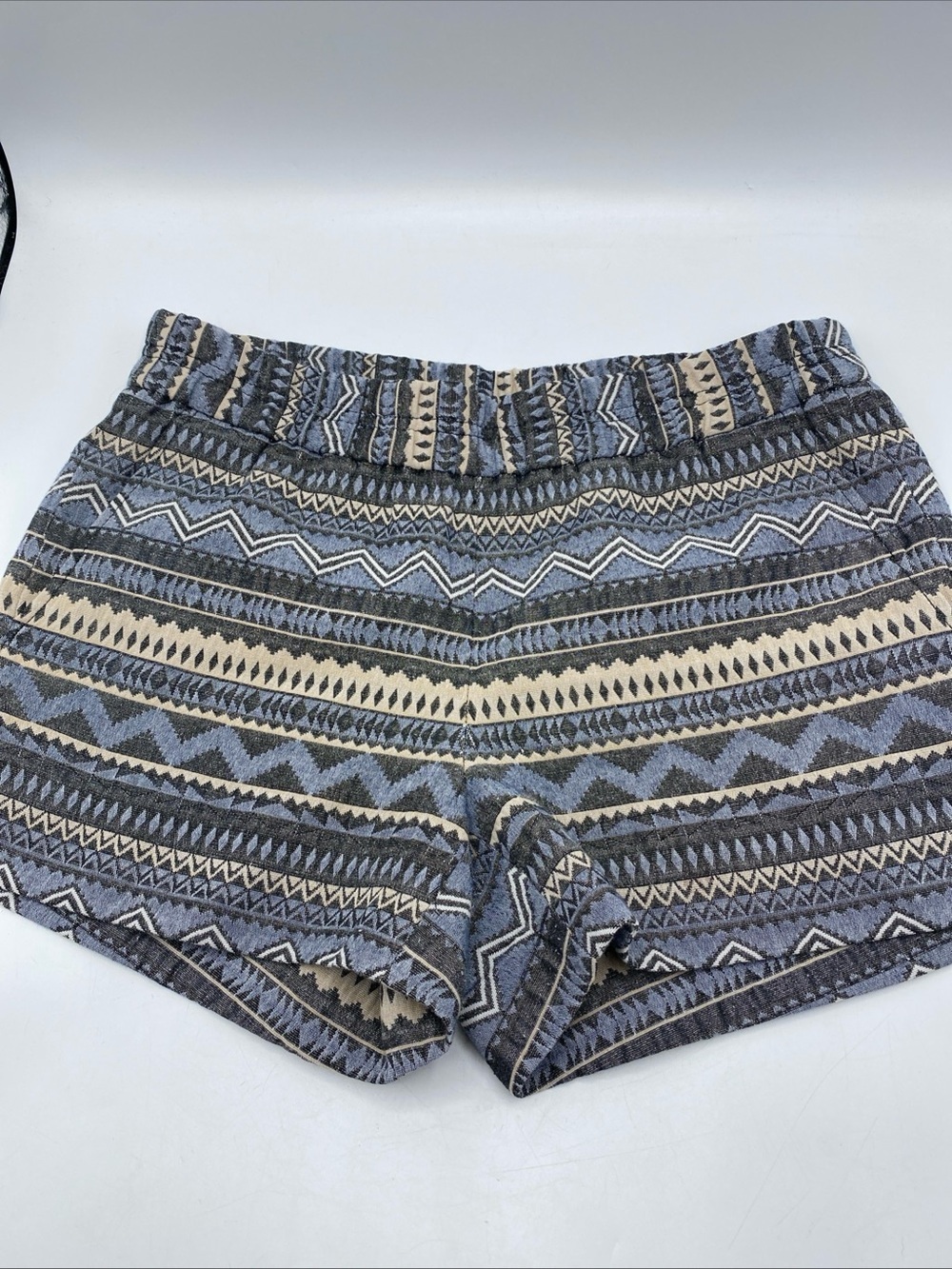 J. Crew Women’s Shorts Gray Striped Elastic Waist Pockets Mid Rise Aztec Medium